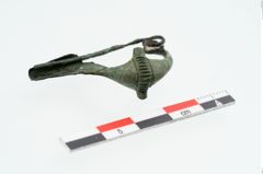 Foto von Bronzezweiknopffibel (NHMW-PRAE-025222)